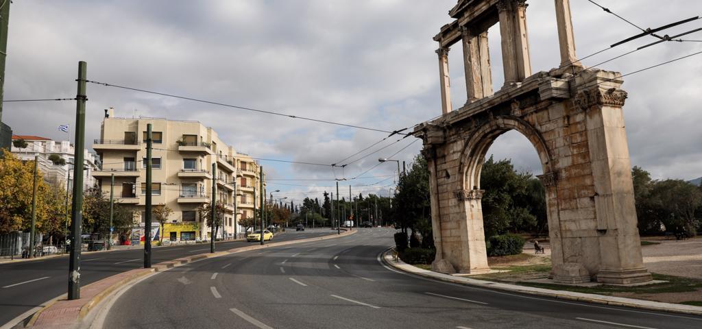 Ξεκινούν οι εργασίες στην Αμαλίας Ξεκινούν οι εργασίες στην Αμαλίας